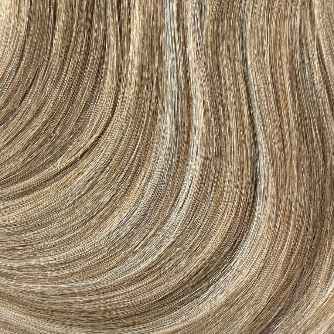 Highlighted Neutral Blonde 20" Laced Clip In Extenions