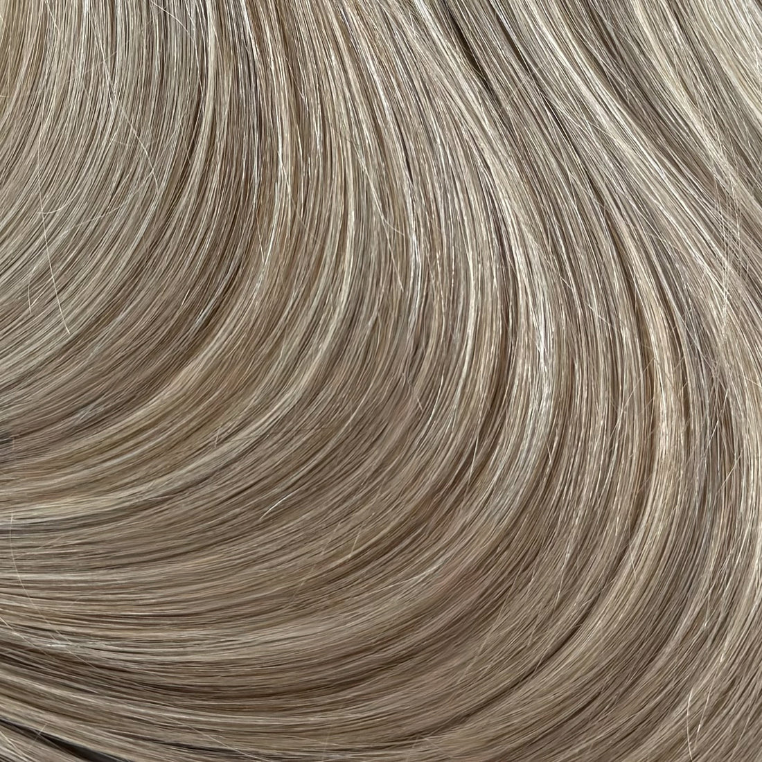 Rooted Dimensional Blonde 20" Laced Clip In Extensions